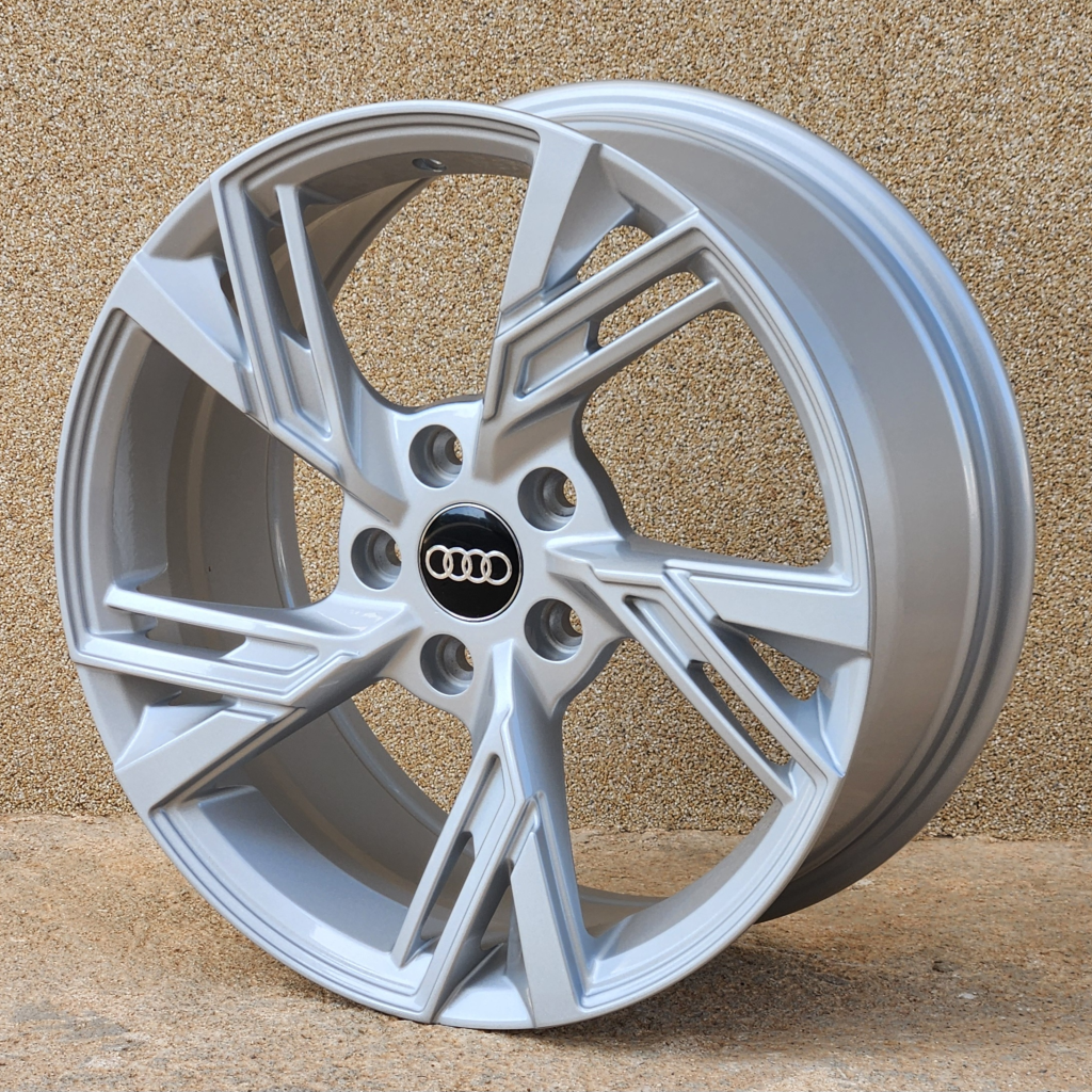 17X7.5 5X112 ET40 66.5 SILVER RS_5452 Sofisticirani dizajn felge koji savršeno odgovara modelima njemačkih proizvođača vozila. ET35