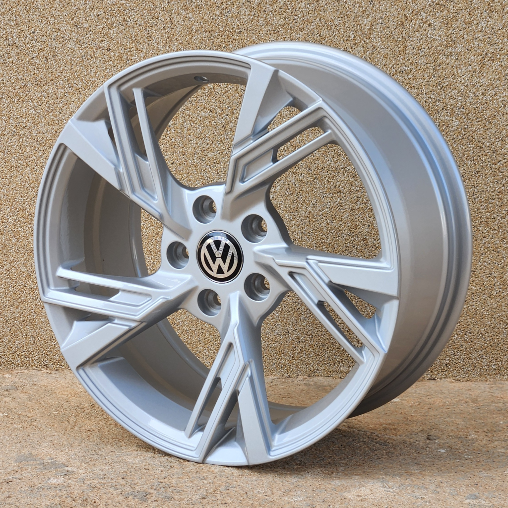 17X7.5 5X112 ET40 66.5 SILVER RS_5452 Sofisticirani dizajn felge koji savršeno odgovara modelima njemačkih proizvođača vozila. ET35