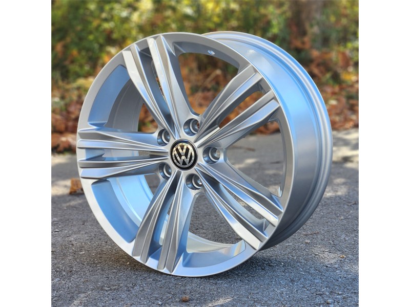18X8 5X112 ET40 57.1 SILVER VW_SEBRING_5293