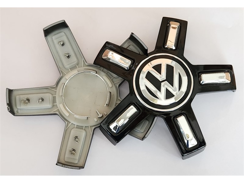 POKLOPAC SA LOGOM VW ZVIJEZDA CRNI